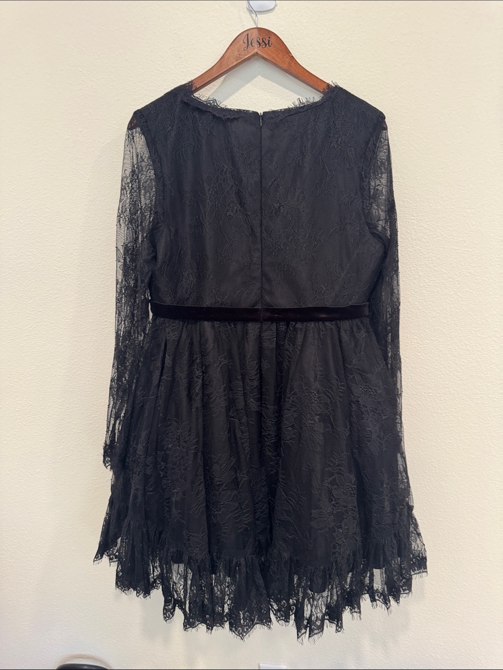 Mac Duggal Black Lace V-Neck A-Line Mini Dress - Picture 5 of 8